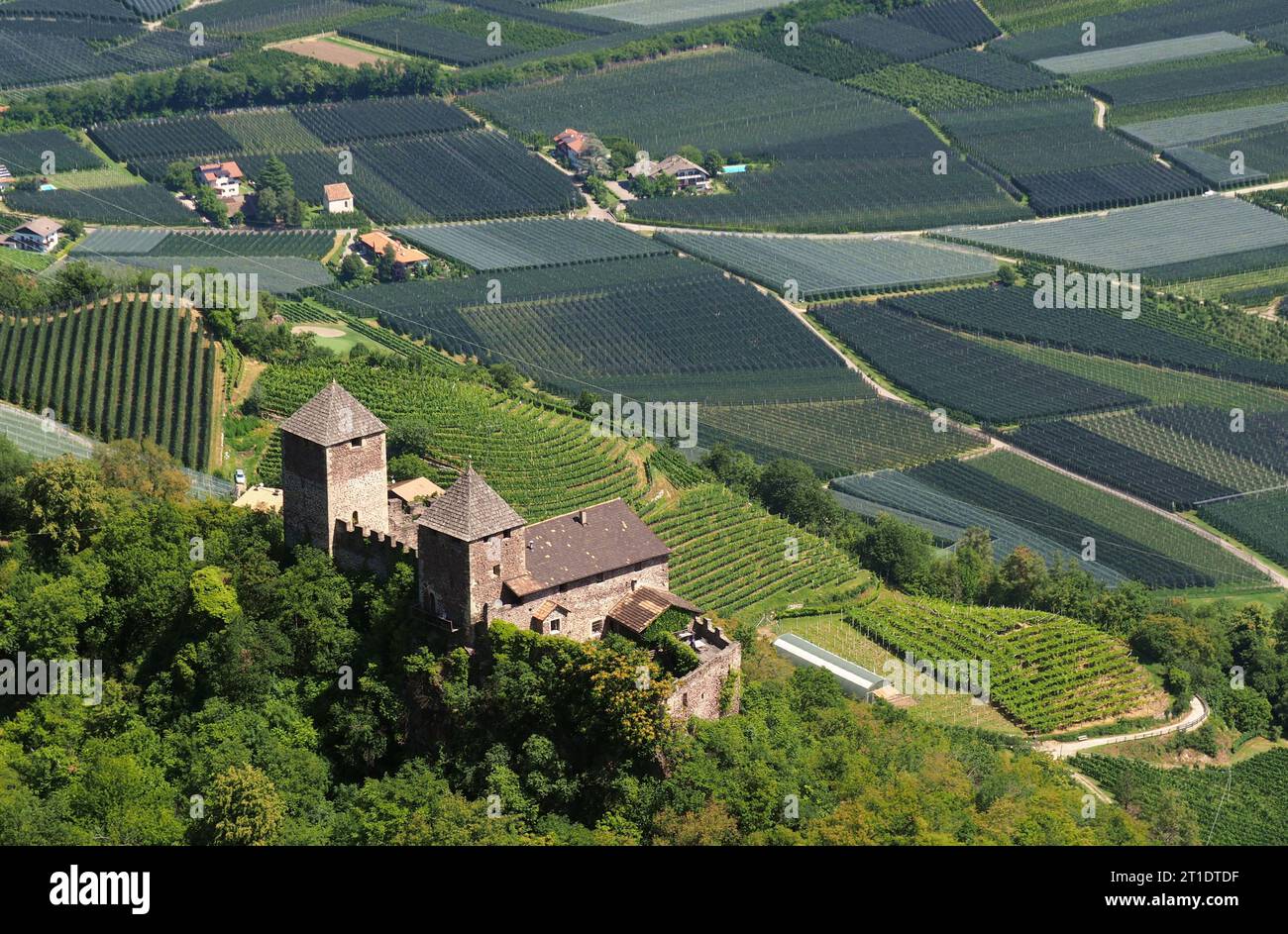 Blick über Schloss Leonburg über Lana bei Meran, Südtirol, Italien Stockfoto