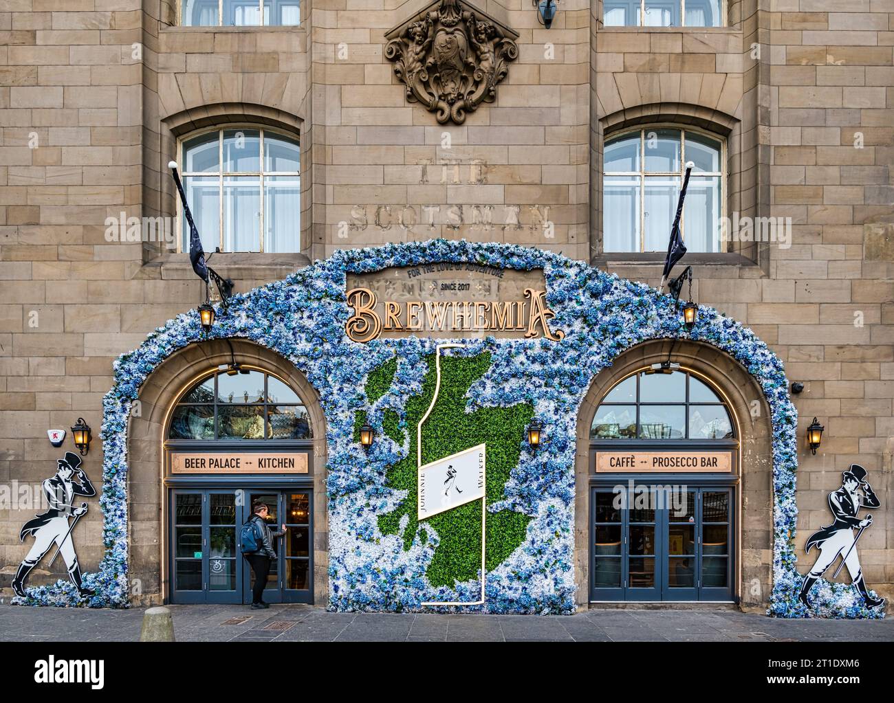 Vor der Brewhemia Bar oder Pub, ehemaliges schottisches Gebäude, Market Street, Edinburgh, Schottland, UK Stockfoto