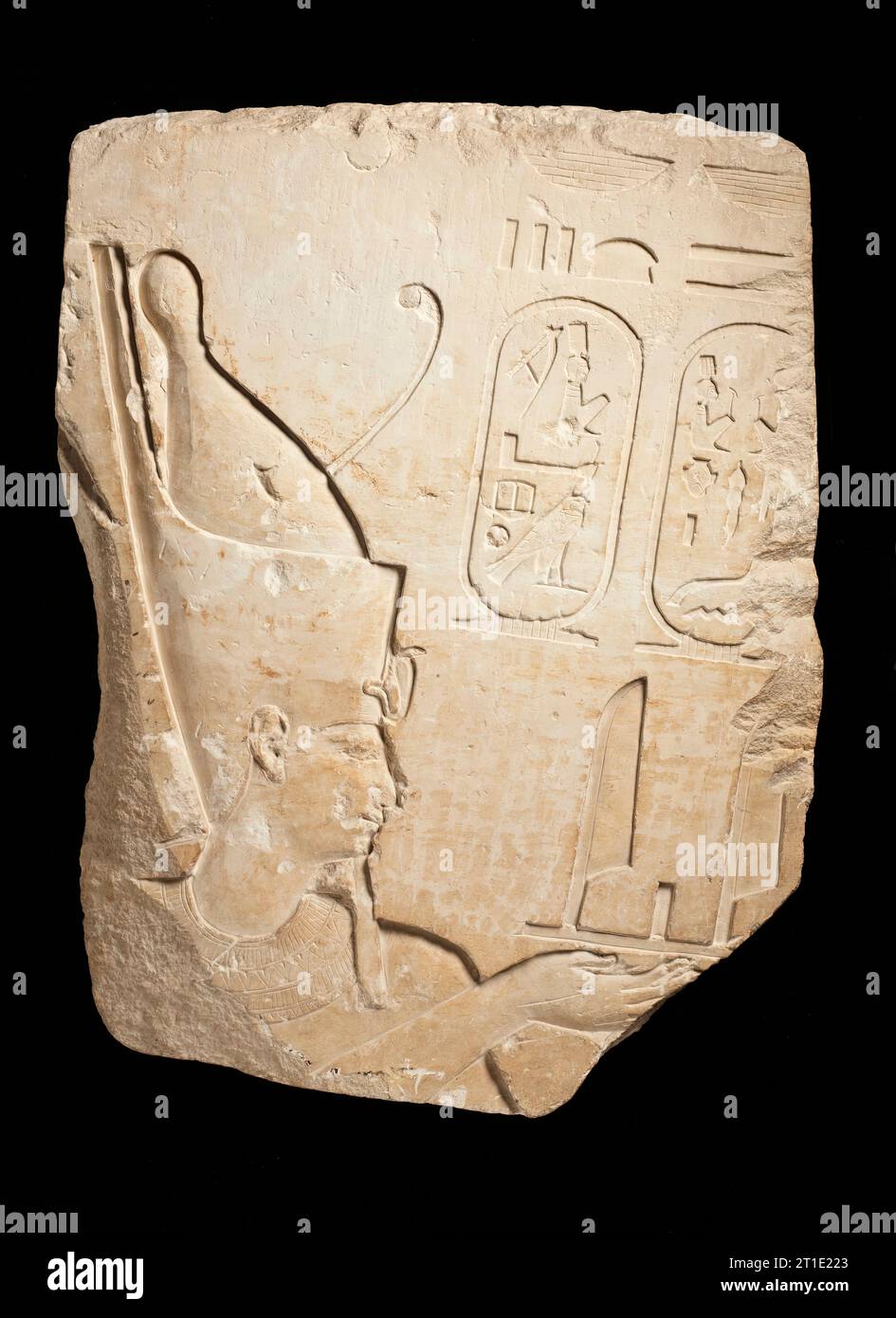 Relief mit Porträt und Kartuschen von Nectanebo II, zwischen 360 und 343 v. Chr. Stockfoto