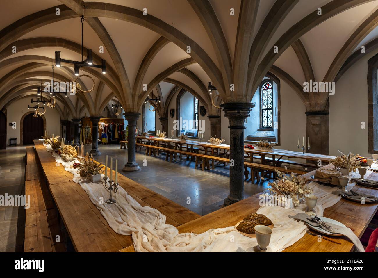 Mittelalterliches Undercroft im Bishop's Palace, Wells, Somerset, England, Großbritannien Stockfoto