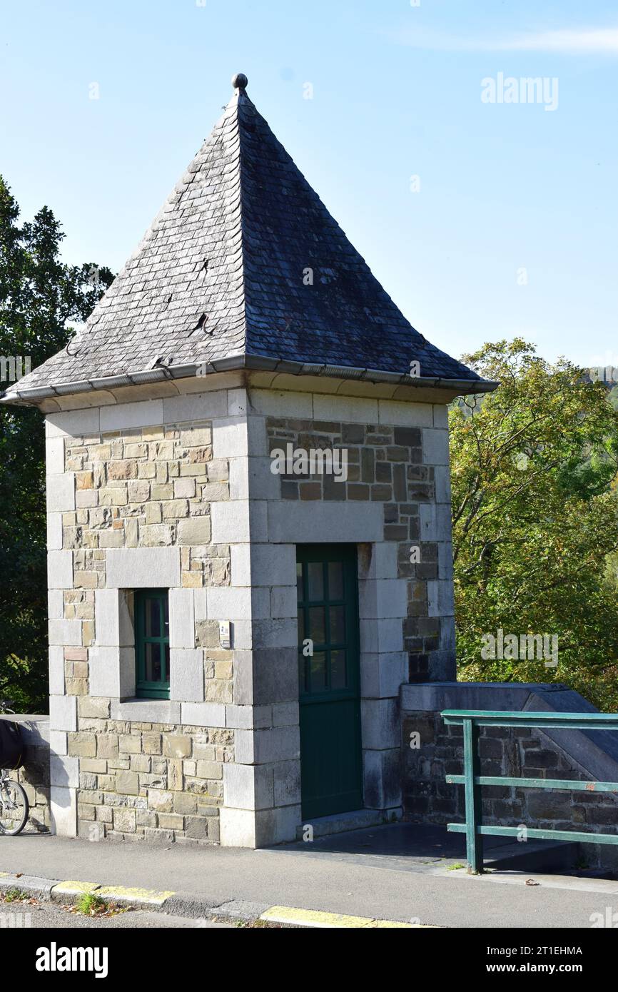 Kleiner Brückenturm Stockfoto