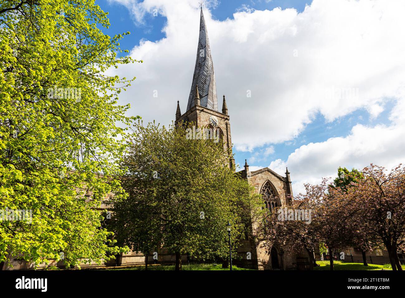 Chesterfield Church, Chesterfield, Derbyshire, Peak District, Großbritannien, England, Chesterfield-Turm, verdrehter Turm, Chesterfield-Kirchturm, krumm Turm Stockfoto