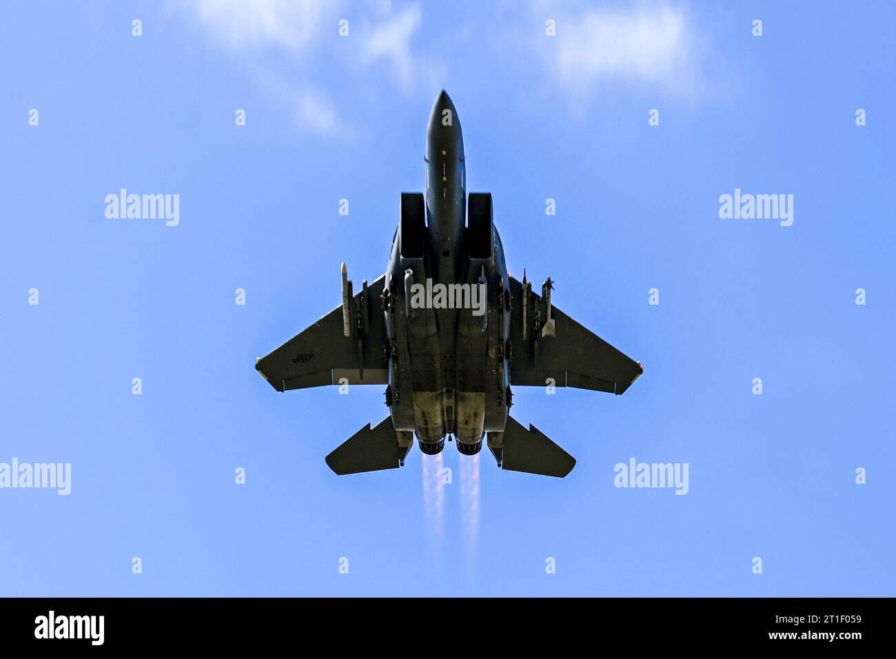 Ein F-15E Strike Eagle startet am 4. Oktober 2023 von der Seymour Johnson Air Force Base in North Carolina. Foto von Kylie Barrow Stockfoto