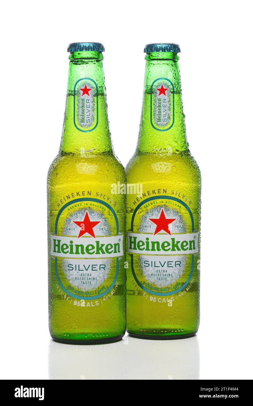Heineken beer bottles -Fotos und -Bildmaterial in hoher Auflösung – Alamy