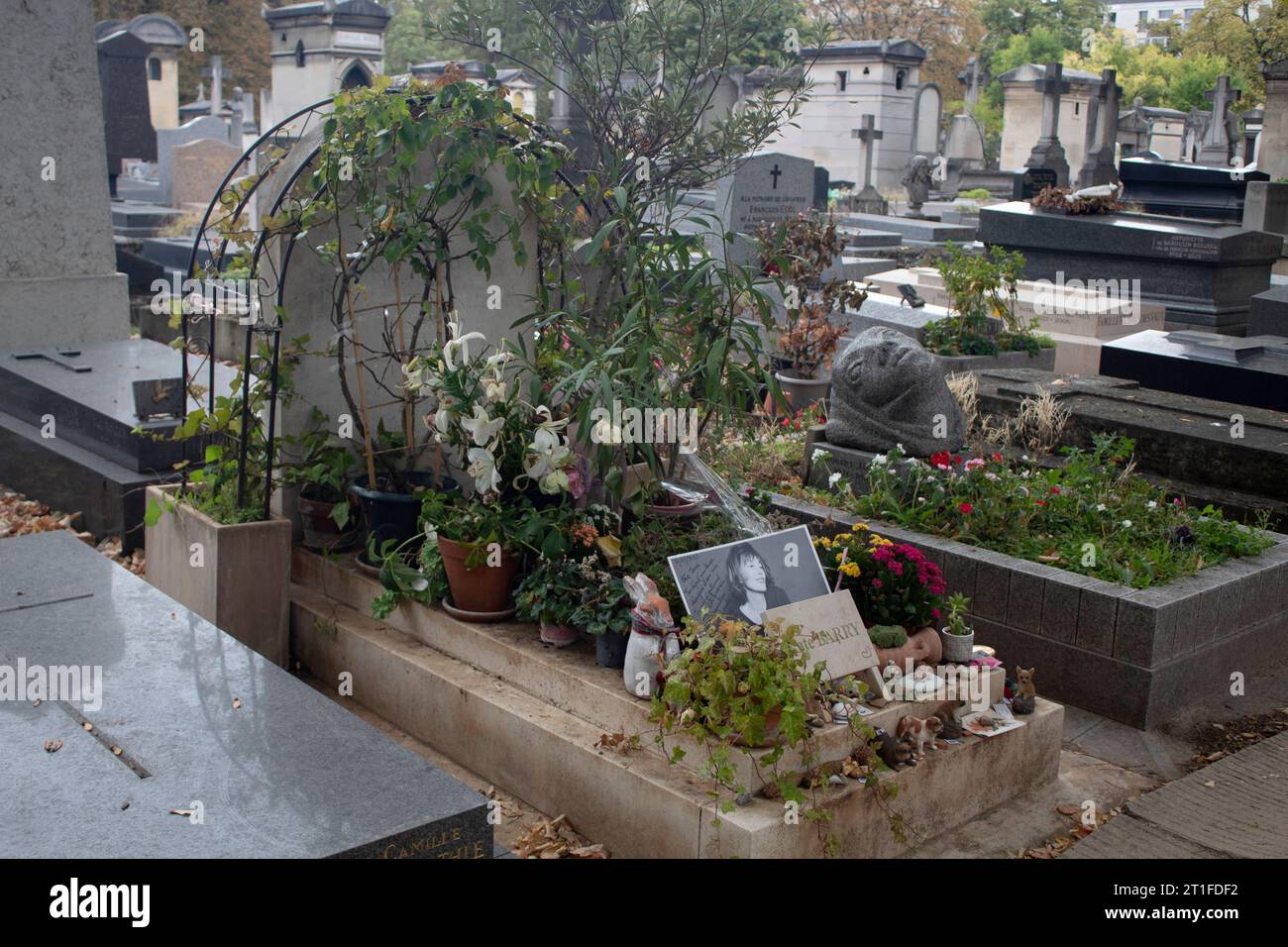 Das Grab von Jane Birkin und Kate Barry Montparnasse Friedhof - Cimetière du Montparnasse - 14. Arrondissement von Paris Montparnasse Paris Frankreich Stockfoto