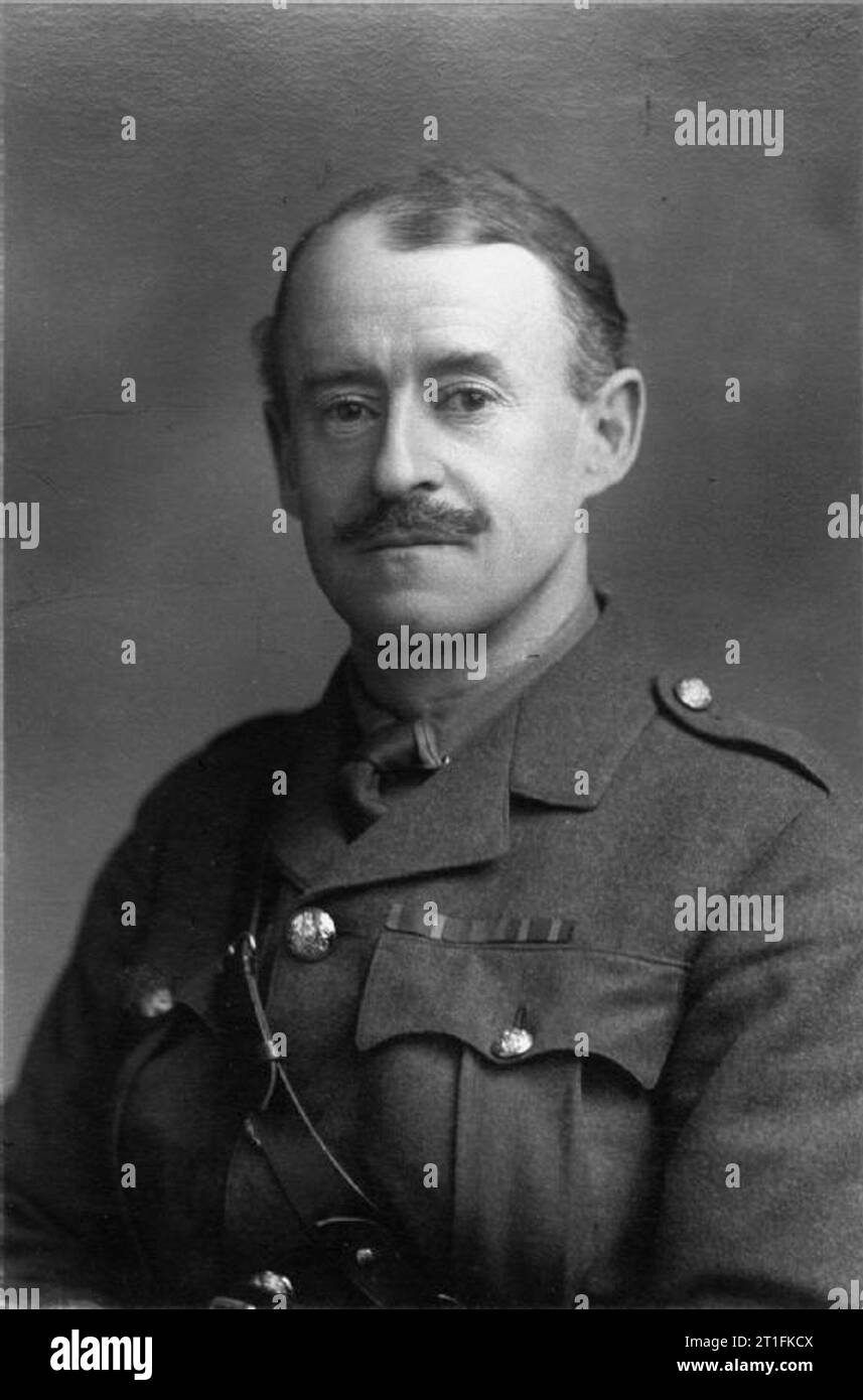 . Territoriale Kraft finden lt Col Scratchley (1870-1936) mit des Königs Royal Rifle Corps während der Jahre 1891 - 1906. Er sah in der zweiten Anglo-Boer Krieges, während der Konflikt war er in den Abfertigungen erwähnt und ausgezeichnet mit dem Distinguished Service Order. Während des Ersten Weltkrieges diente er als stellvertretender Adjutant und Quartermaster General, der Territorialen Kraft finden vom 15. August 1915 bis April 1918. Er war OBE (Military Division) im neuen Jahr Ehrungen von 1919 ernannt. Gesichter des Ersten Weltkriegs erfahren Sie mehr über den Ersten Weltkrieg 100-Projekt bei Www.1914.org/f Stockfoto