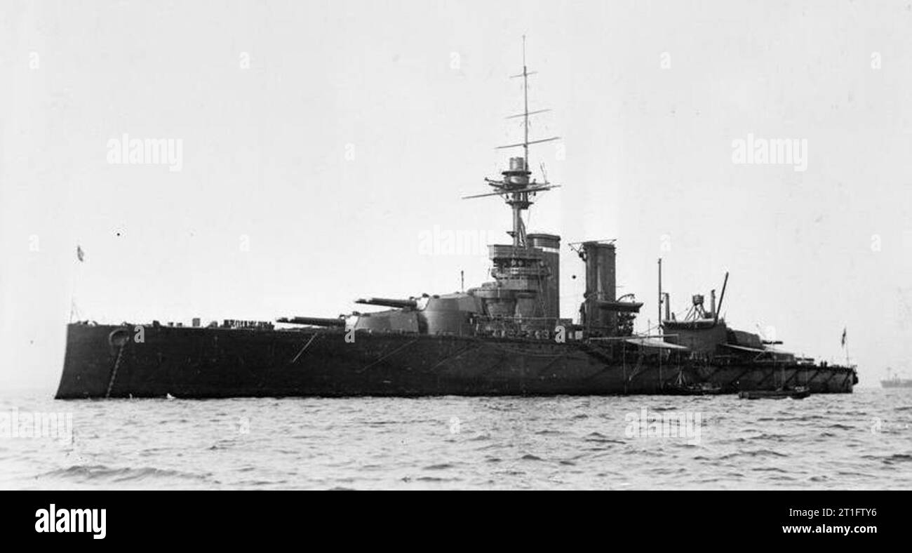 Das Schlachtschiff HMS Hauptmann vor Anker, über 1914 Stockfoto