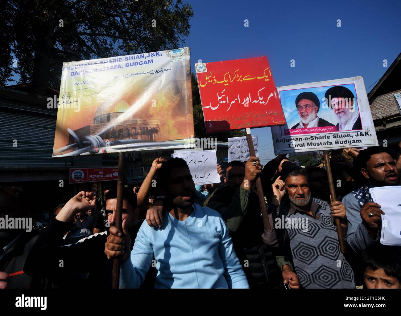 Kaschmirischiitische Muslime nehmen an einer Kundgebung zur