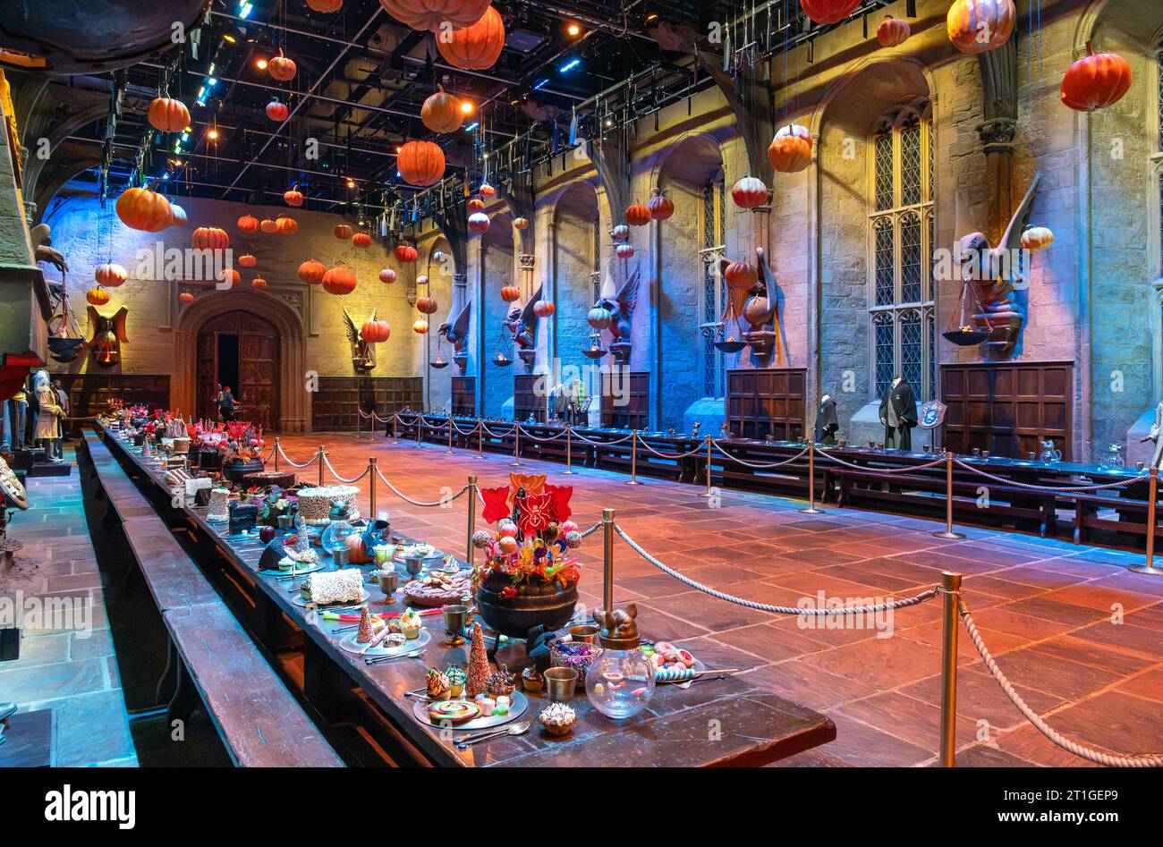 Im Inneren der Großen Halle bei der Making of Harry Potter Studio Tour, Leavesden, Hertfordshire, England Stockfoto