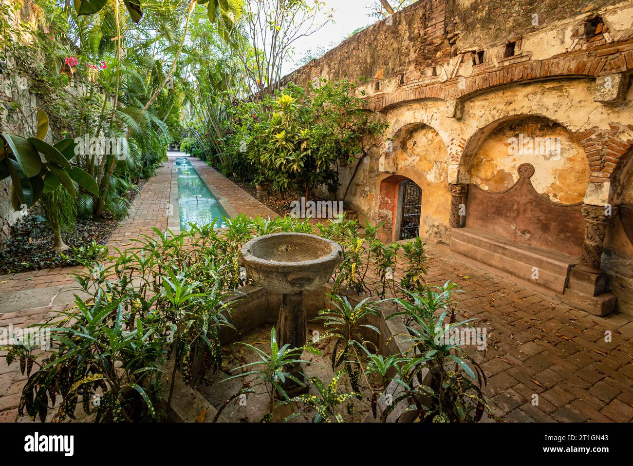 Reflektierender Pool der kolonialen Hacienda San Gabriel de las Palmas, Morelos, Mexiko. Stockfoto