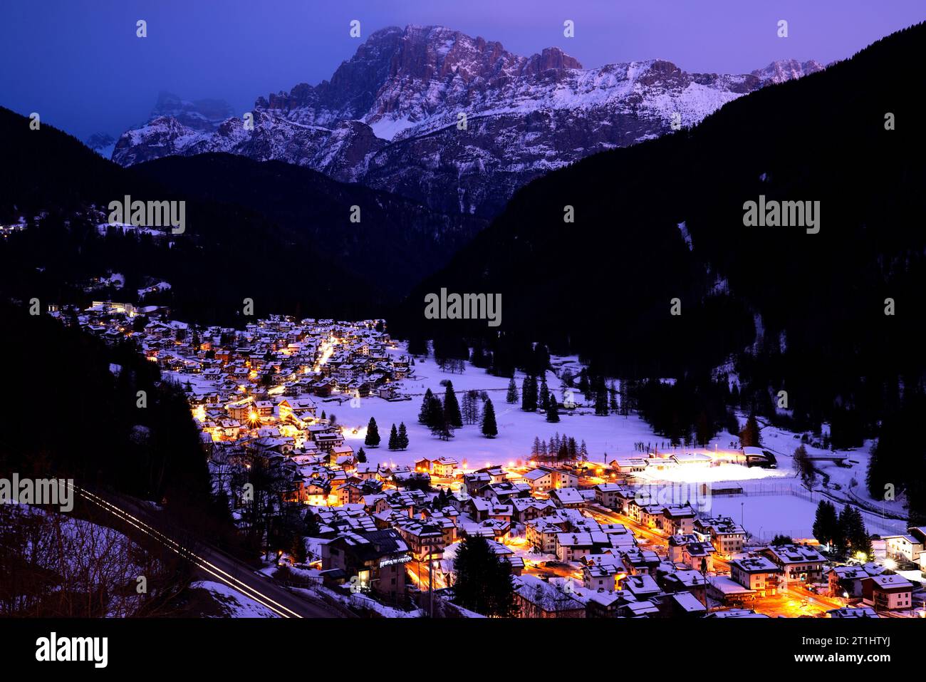 Nachtsicht, Falcade, Provinz Belluno, Region Venetien, Italien Stockfoto