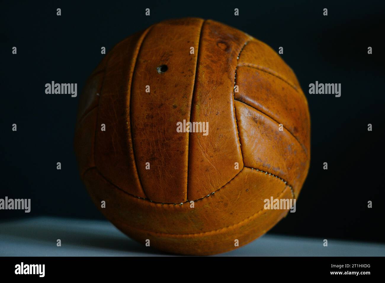 Klassischer Fußballball, Retro/Vintage Ball /Cristi Stavri Stockfoto