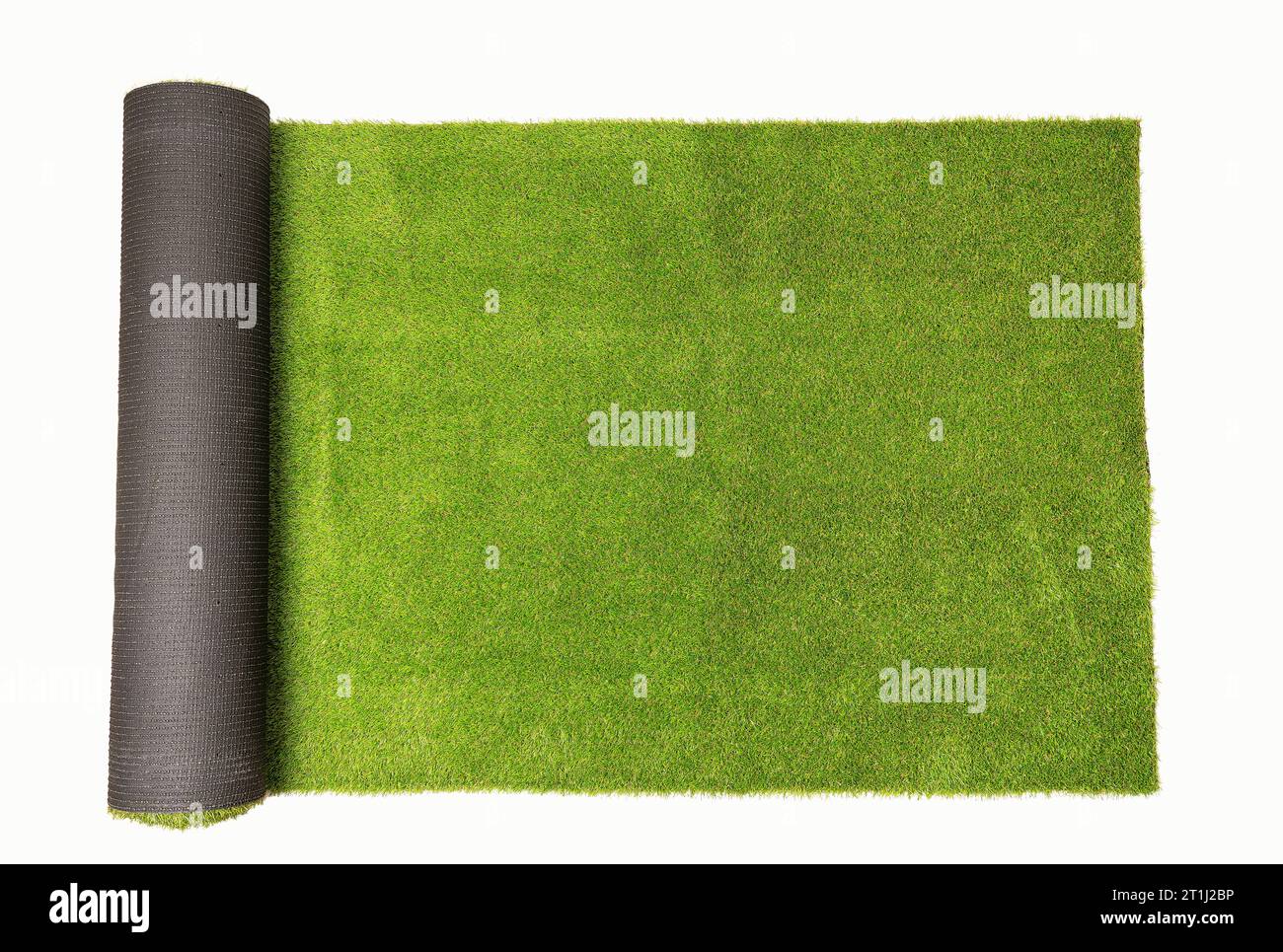 Draufsicht auf künstlich gerolltes grünes Gras, isoliert auf weißem Hintergrund Stockfoto