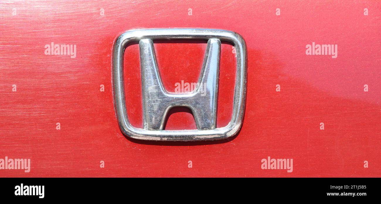 Honda Chrom-Metall-Logo, Luxus-Auto in Istanbul Stadt, Juli 16 2011 Istanbul Pendik Türkei Gebrauchtwagenmarkt Stockfoto