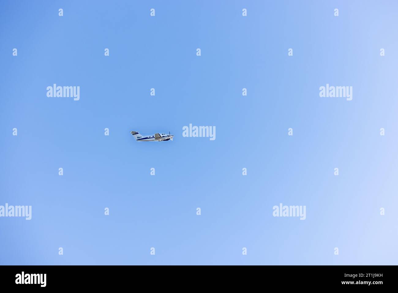 Kleines einmotoriges Flugzeug n18471, das über montauk fährt Stockfoto