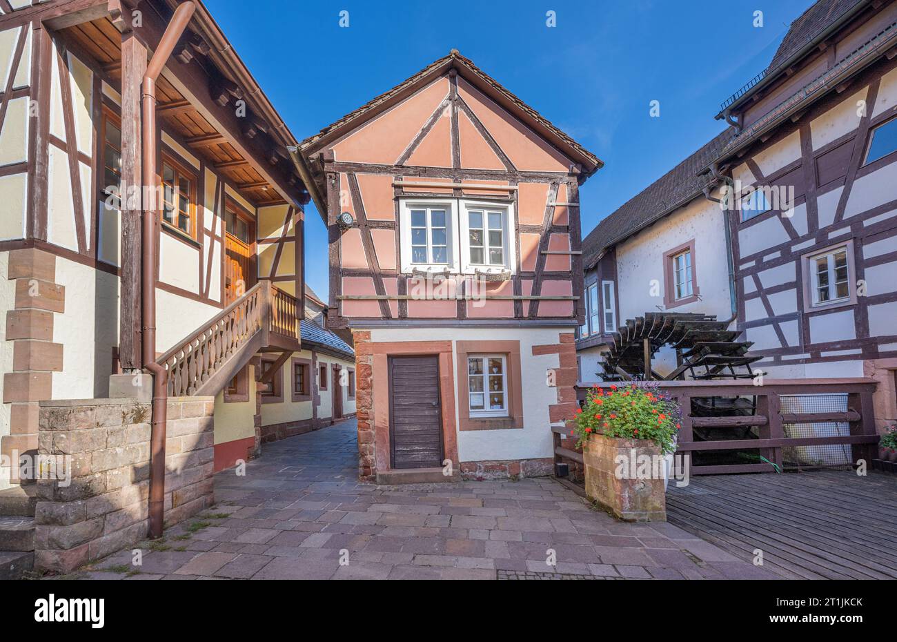 Annweiler am Trifels. Ein gemütlicher Ort mit vielen Fachwerkhäusern. Wasgau, Rheinland-Pfalz, Deutschland, Europa Stockfoto