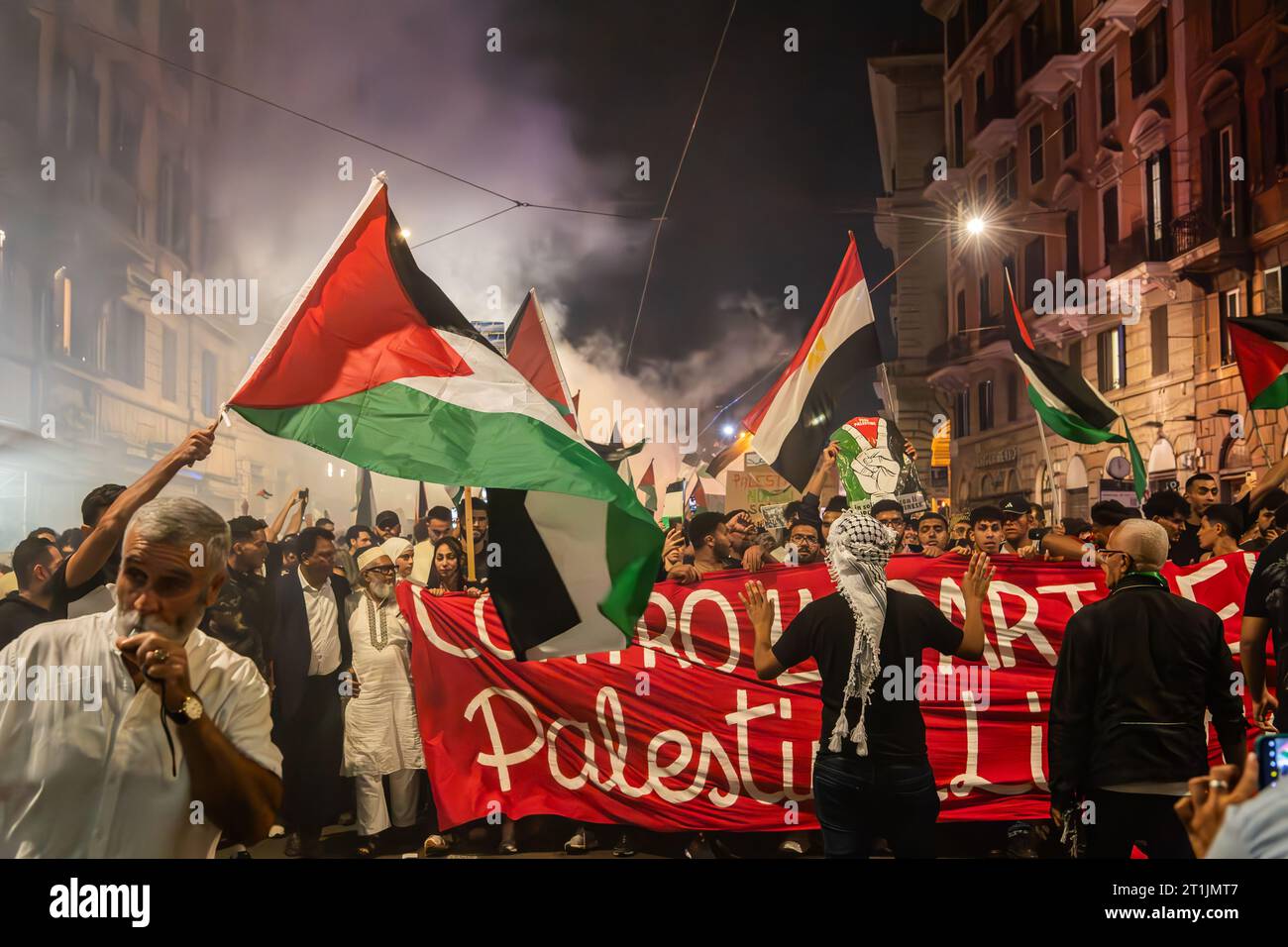 Rom, Italien, 10-10-2023. Demonstration zur Unterstützung des palästinensischen Volkes in Gaza auf den Straßen der italienischen Hauptstadt. Stockfoto
