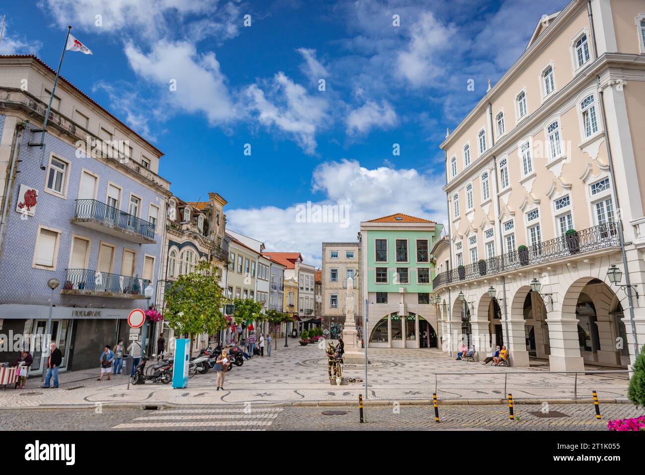Doktor Joaquim de Melo Freitas Platz mit Freedom Obelisk und Aveiro Palace Hotel, Altstadt von Aveiro Stadt in Portugal Stockfoto