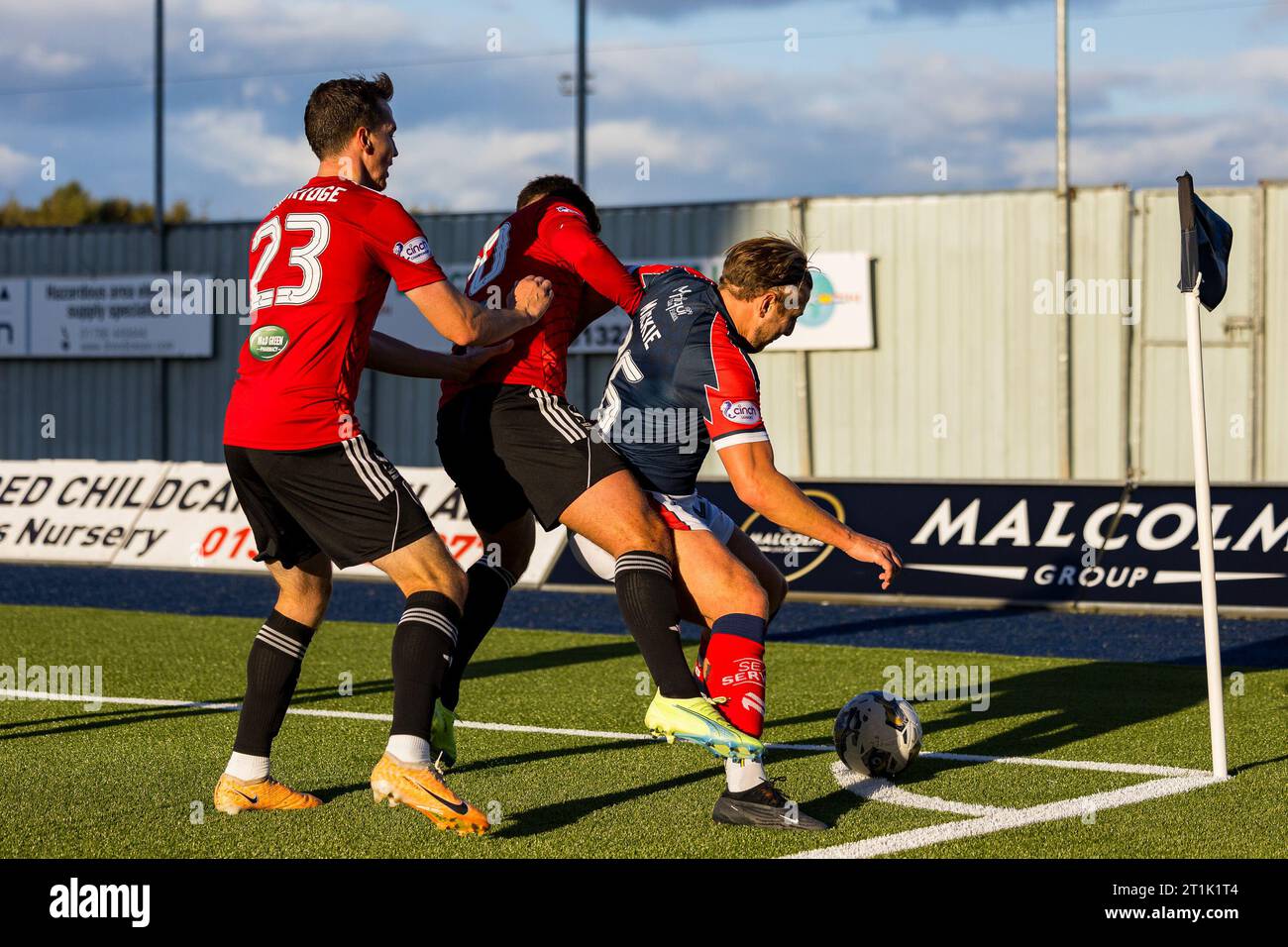 Falkirk, Schottland. 14. Oktober 2023. Falkirk sieht die letzten Momente des Spiels in der Ecke Falkirk gegen Queen's Park aus - Scottish Challenge Cup - 4. Runde Credit: Raymond Davies / Alamy Live News Stockfoto