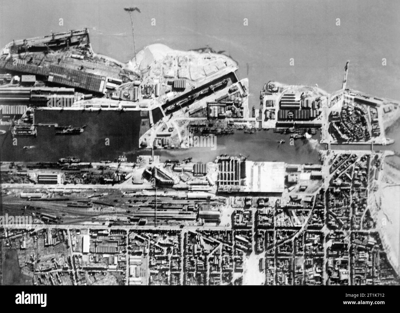 Operation Chariot - der Überfall auf St Nazaire, 27/28 März 1942 Aerial reconnaissance Foto des Docks an St Nazaire vor der Operation übernommen. Stockfoto