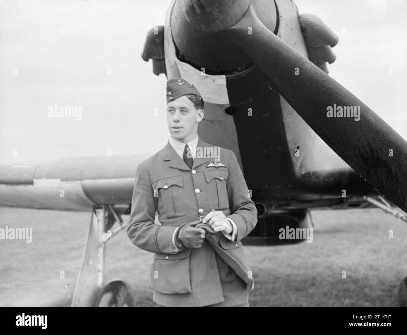 Royal Air Force 1939–1945 – die RAF in Frankreich, 1940 das erste Ass der RAF war der Flying Officer Edgar Cobber Kain von No 73 Squadron, der hier mit seinem Hurrikan Anfang April 1940 zu sehen war. Kommentar : hier ist ein Hurrikan Mark I mit original zweiflügeliger Propeller zu sehen. Stockfoto