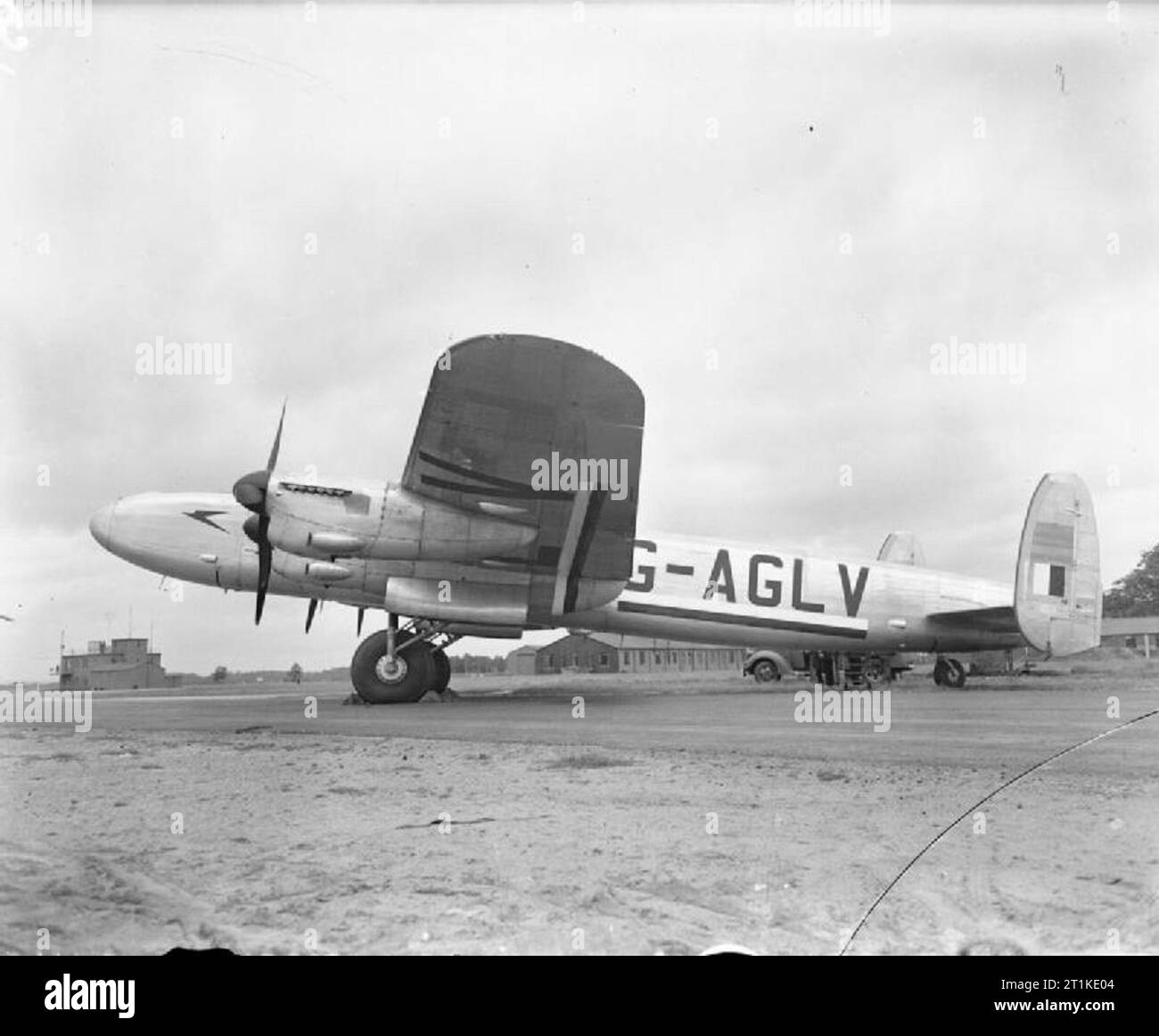 Flugzeuge der Royal Air Force, 1939-1945 - Avro 691 Lancastrian. Lancastrian Mark I, G-AGLV, der British Overseas Airways Corporation, im Hurn, Hampshire, bevor auf der Eröffnungs-BOAC/Qantas Flug nach Sydney. Stockfoto