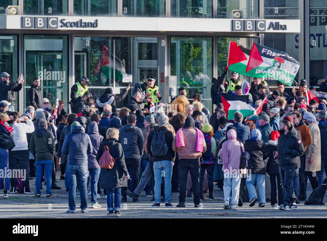 Pro-palästinensische marsch und Protest vor dem BBC Schottland-Gebäude während des israelischen und Gaza-Konflikts Stockfoto