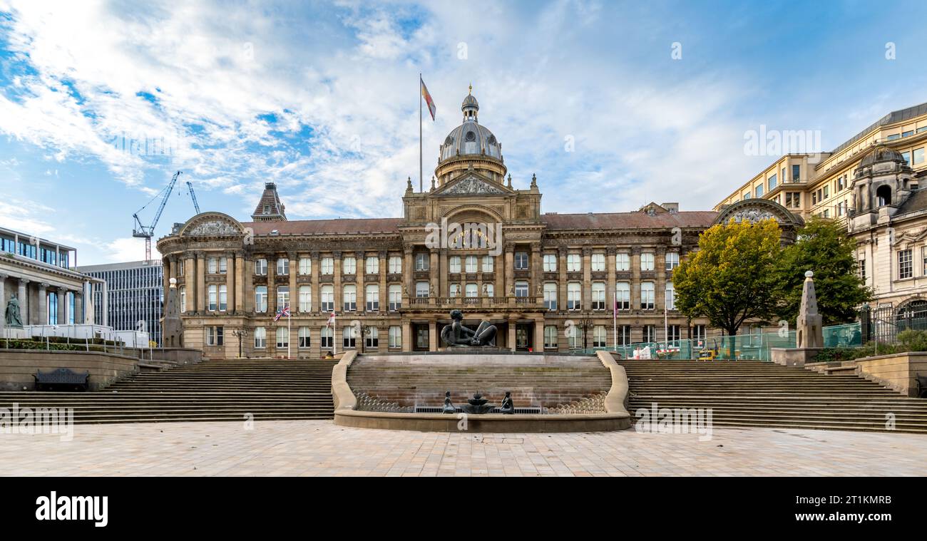VICTORIA SQUARE, BIRMINGHAM, GROSSBRITANNIEN - 5. OKTOBER 2023. Panoramablick auf Birmingham's historisches Council House Gebäude im Zentrum von Victoria Squa Stockfoto
