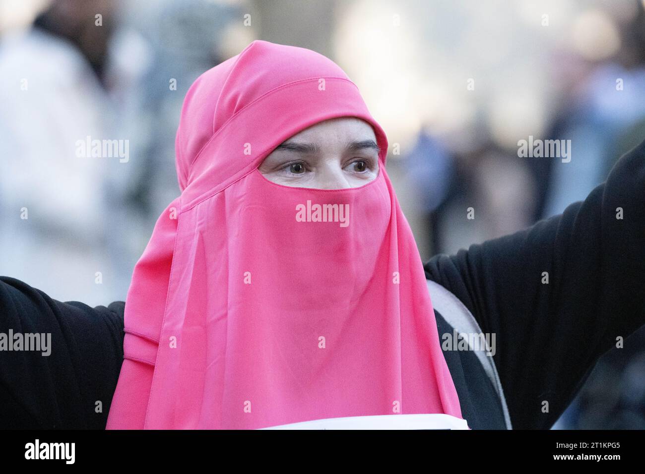 London, Großbritannien. Oktober 2023. Protest in London: Tausende nehmen an einem pro-palästinensischen marsch Teil, während der Krieg zwischen Israel und Hamas eskaliert. Credit: Ian Davidson/Alamy Live News Stockfoto