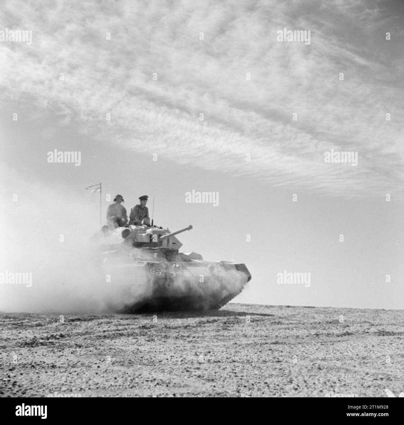 Der britischen Armee in Nordafrika 1942 ein Kreuzritter II Tank des 9. Queen Royal Lancers, 2. gepanzerte Brigade, 1. gepanzerte Division, mit Geschwindigkeit bewegen, 5. November 1942. Stockfoto