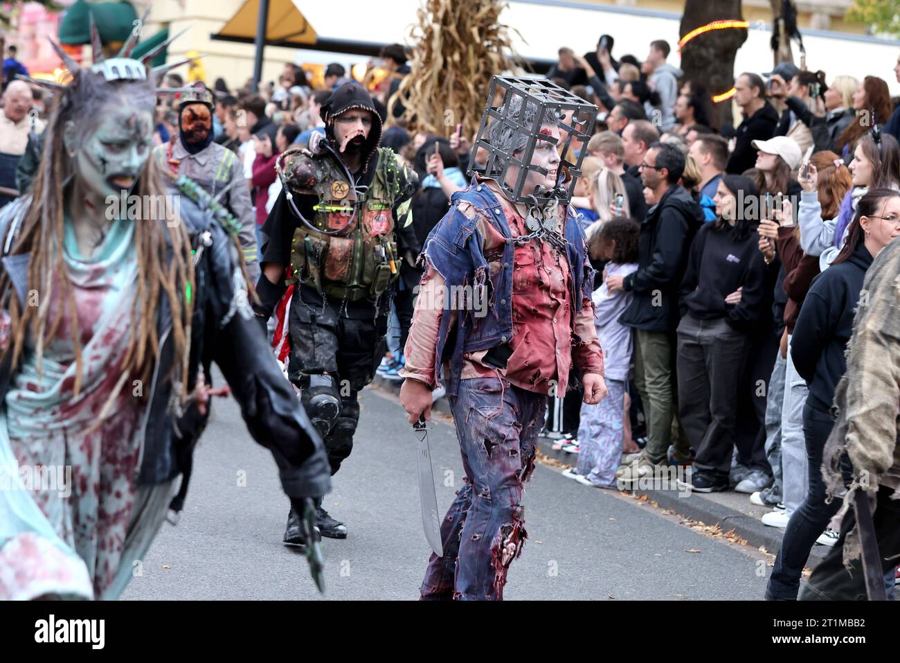 Bottrop Movie Park, Deutschland. Oktober 2023. In Bottrop Parade der Monster *** 13 10 2023 Bottrop Movie Park Germany in Bottrop Parade of Monsters Credit: Imago/Alamy Live News Stockfoto