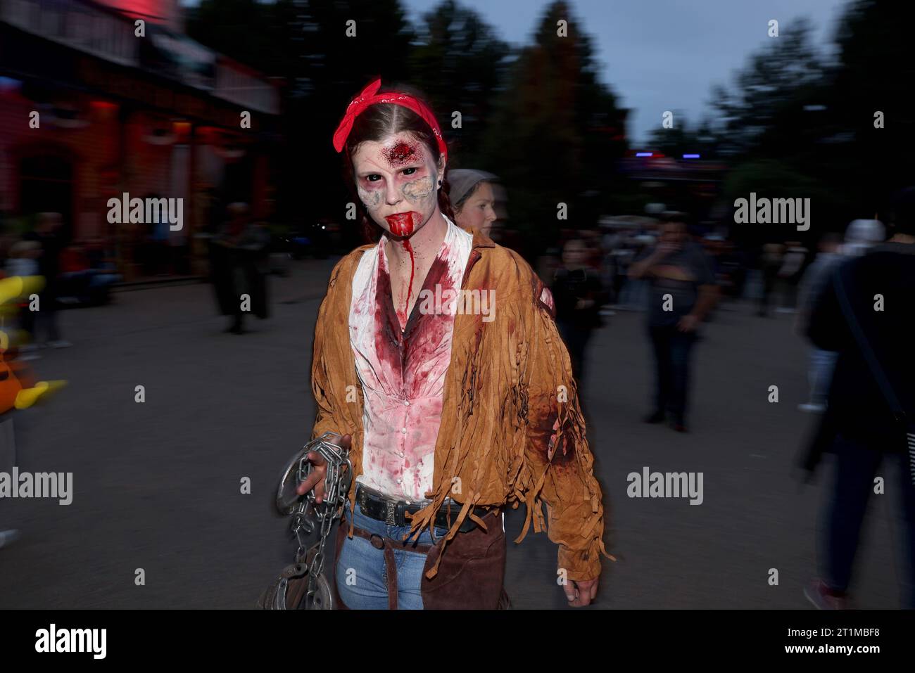 Bottrop Movie Park, Deutschland. Oktober 2023. In Bottrop Parade der Monster *** 13 10 2023 Bottrop Movie Park Germany in Bottrop Parade of Monsters Credit: Imago/Alamy Live News Stockfoto