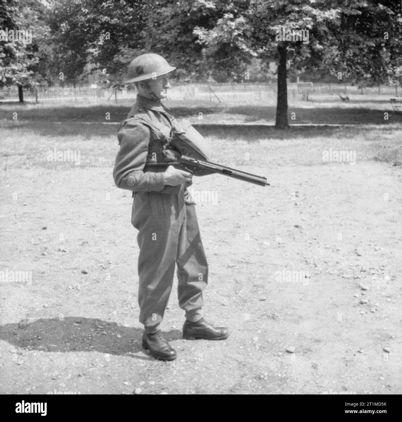 Die britische Armee im Vereinigten Königreich 1939-45 ein Soldat mit einem Sten Gun Mk III, Juli 1942. Stockfoto