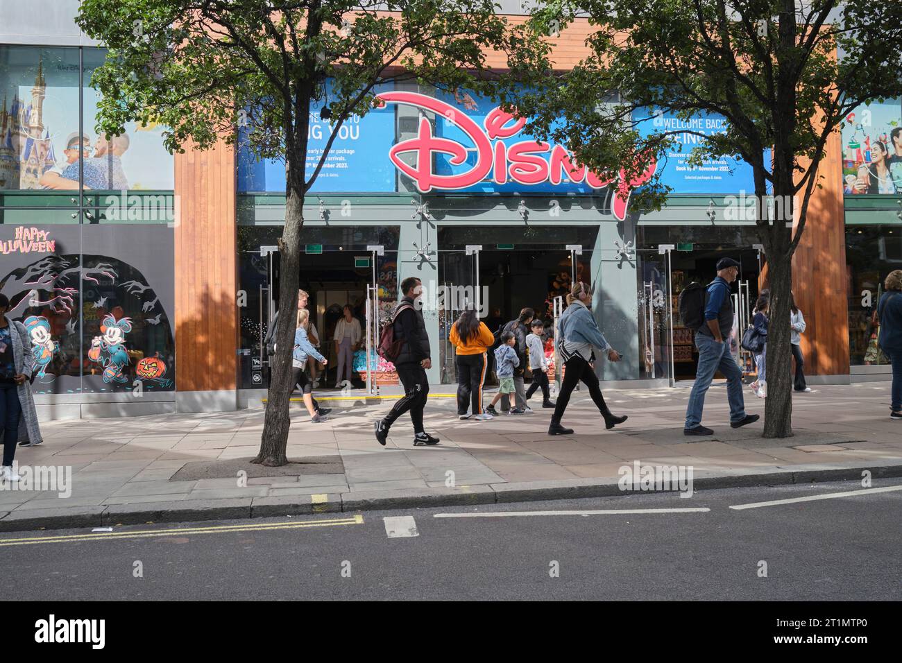 Disney Store Oxford Street London England Großbritannien Stockfoto