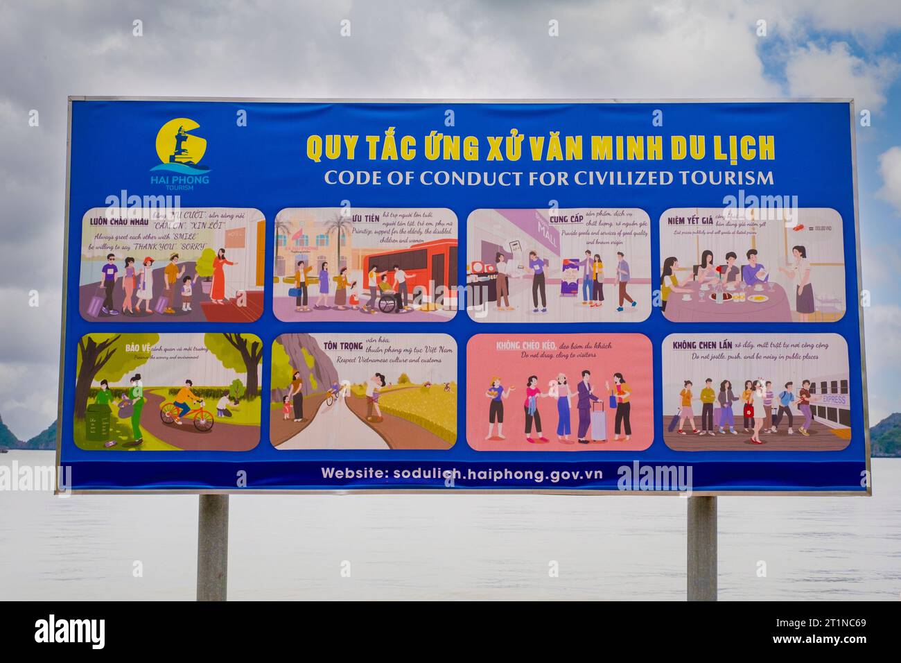 Cat Ba, Vietnam. Verhaltenskodex für zivilisierten Tourismus. Gute Manieren, Gutes Verhalten. Stockfoto