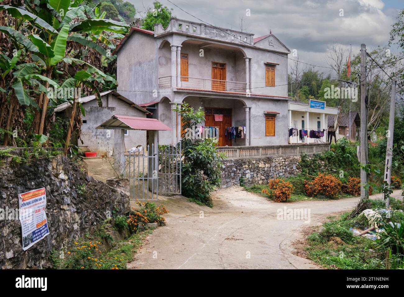 Bac Ha, Vietnam. Mittelklasse Hmong House. Stockfoto