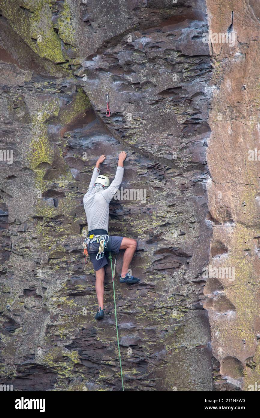 Vantage WA USA 12. September 2023 Rock Climber besteigt die Feathers bei Frenchmans Coulee Stockfoto