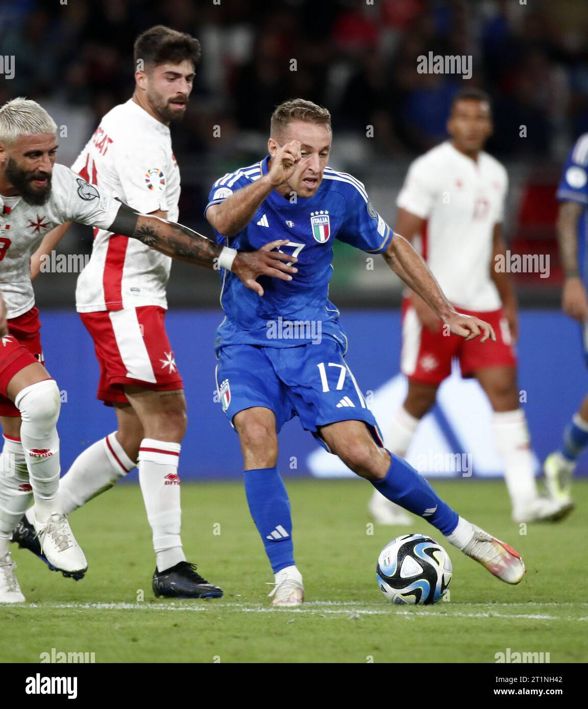 Bari, Italien. Oktober 2023. Der Italiener Davide Frattesi trifft beim Spiel der Gruppe C zur UEFA EURO 2024 zwischen Italien und Malta in Bari, Italien, 14. Oktober 2023. Quelle: Augusto Casasoli/Xinhua/Alamy Live News Stockfoto