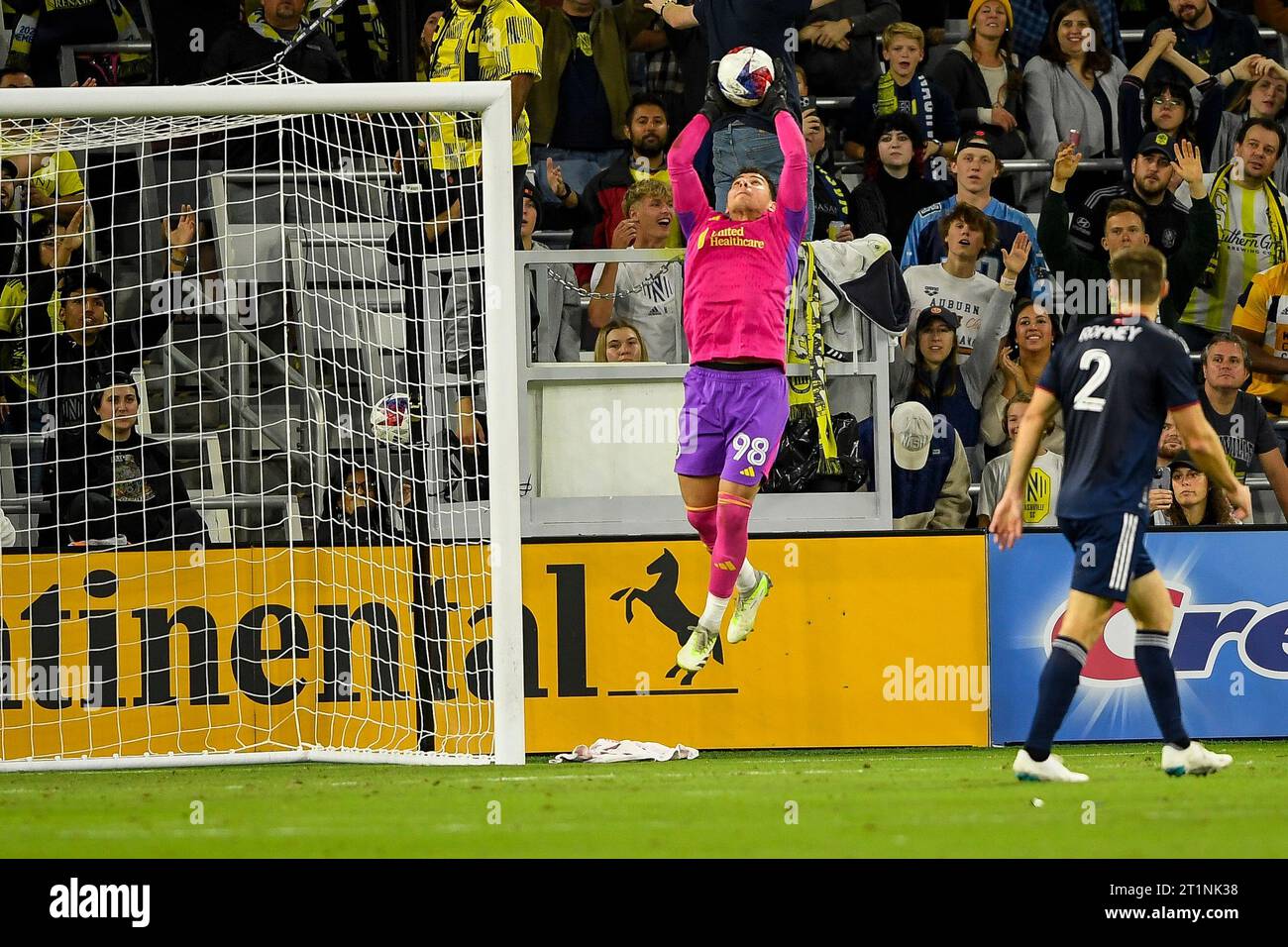 14. Oktober 2023: New England Revolution Torhüter Jacob Jackson (98) macht in der zweiten Hälfte eines MLS-Spiels zwischen New England Revolution und Nashville SC im Geodis Park in Nashville, TN Steve Roberts/CSM Credit: CAL Sport Media/Alamy Live News Stockfoto