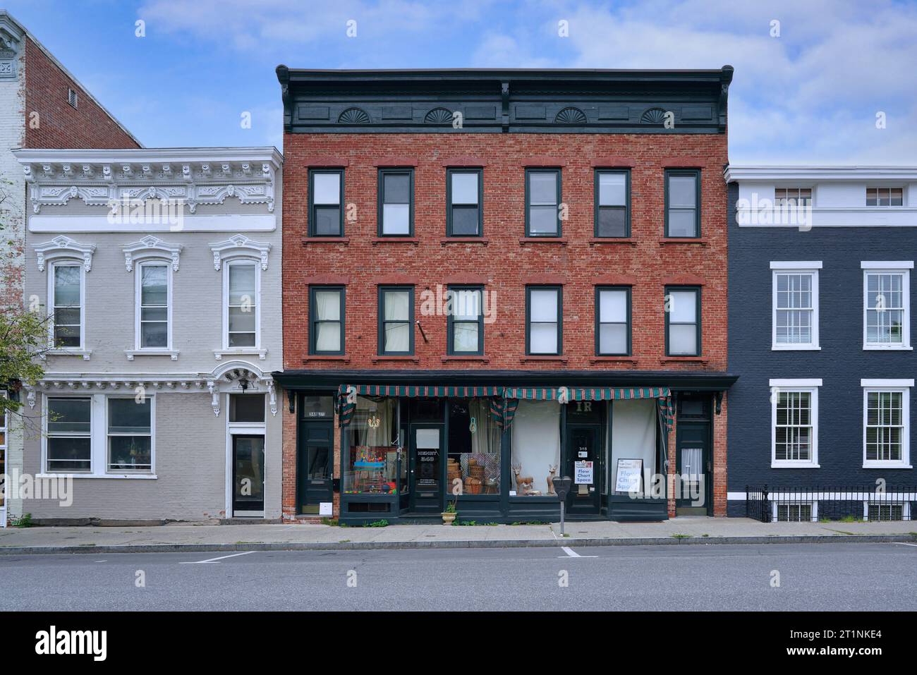 Historische kleine Stadt Hauptstraße Gebäude aus der Zeit um 1850, Hudson, NY Stockfoto