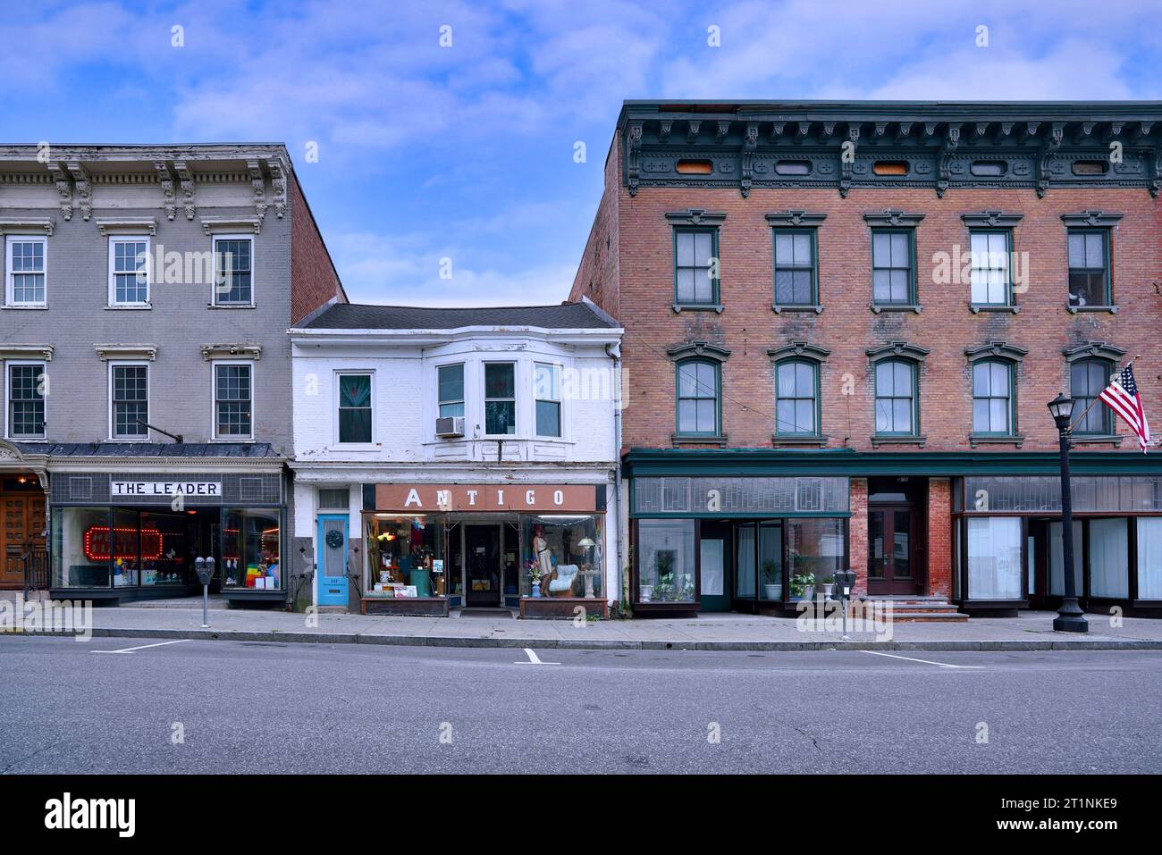 Historische kleine Stadt Hauptstraße Gebäude aus der Zeit um 1850, Hudson, NY Stockfoto