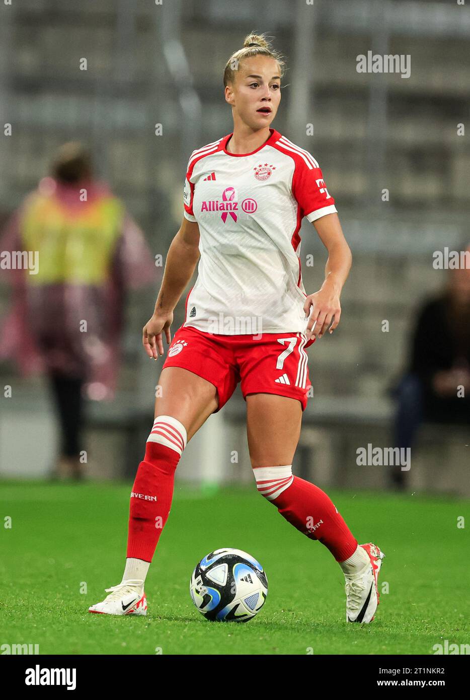 Giulia Gwinn Vom FC Bayern München FC Bayern München Frauen Vs ...