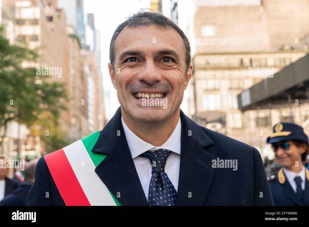 Der italienische Generalkonsul in New York Fabrizio Di Michele nimmt