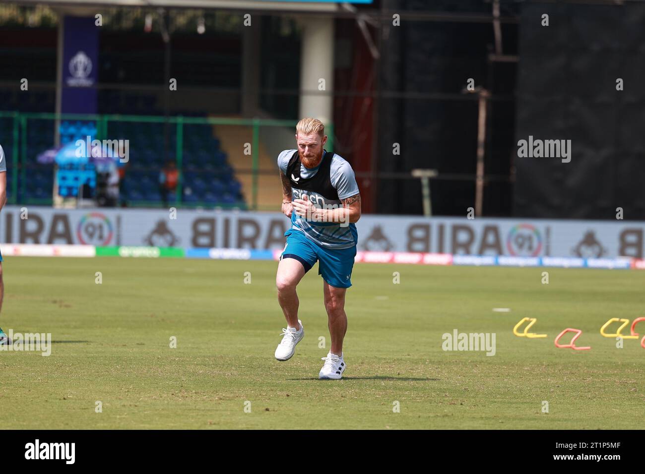 Neu-Delhi, Delhi, Indien. Oktober 2023. Ben Stokes aus England während des Spiels Nr. 13 der ICC Cricket One Day International World Cup zwischen England und Afghanistan am 15. Oktober 2023 im Arun Jaitley Stadium, Neu-Delhi, Indien (Bild: © Avijit das/ZUMA Press Wire) NUR ZUR REDAKTIONELLEN VERWENDUNG! Nicht für kommerzielle ZWECKE! Credit: ZUMA Press, Inc./Alamy Live News Credit: ZUMA Press, Inc./Alamy Live News Stockfoto