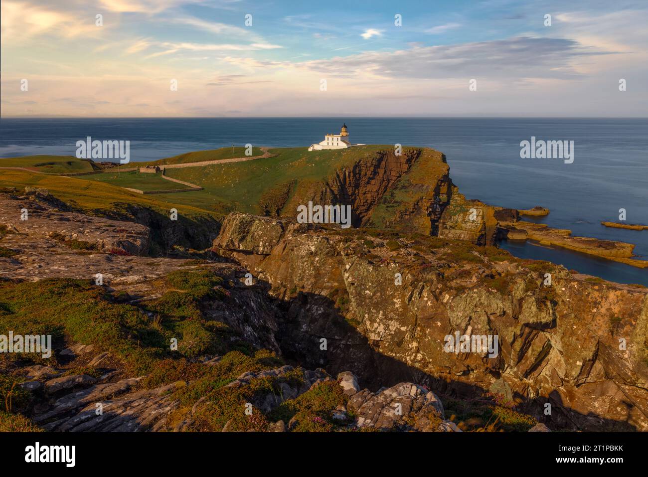 Stoer Lighthouse ist ein Leuchtturm in Assynt, Sutherland, Schottland. Stockfoto