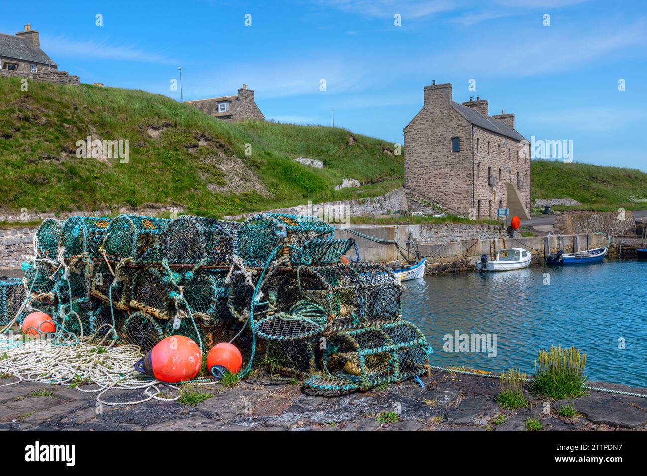 Keiss Harbour ist ein malerischer Fischerhafen im Dorf Keiss in der Nähe von Thurso in Caithness, Schottland. Stockfoto