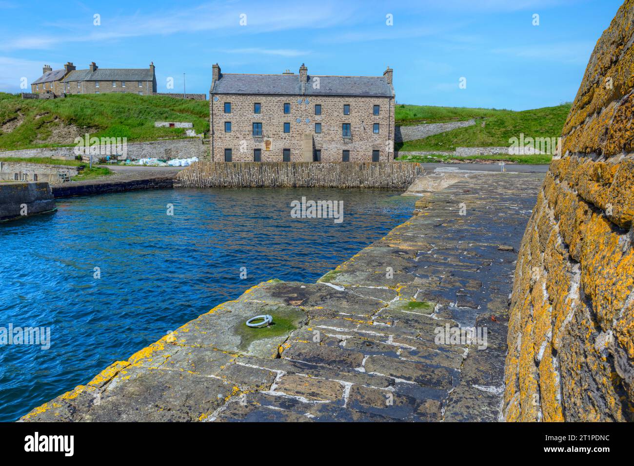 Keiss Harbour ist ein malerischer Fischerhafen im Dorf Keiss in der Nähe von Thurso in Caithness, Schottland. Stockfoto