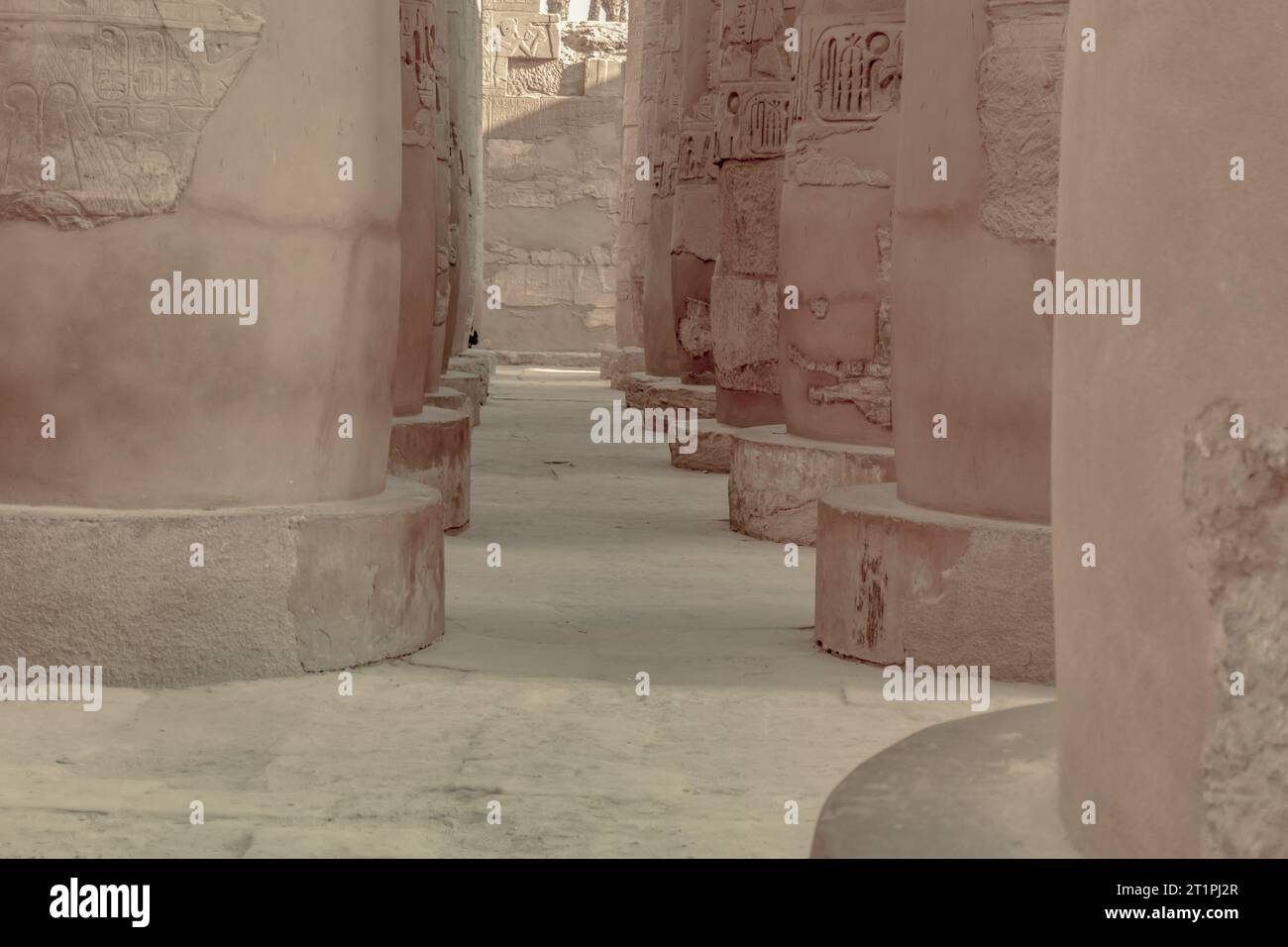 Detailansicht des Karnak-Tempels am Ufer des Nils in Karnak Stockfoto