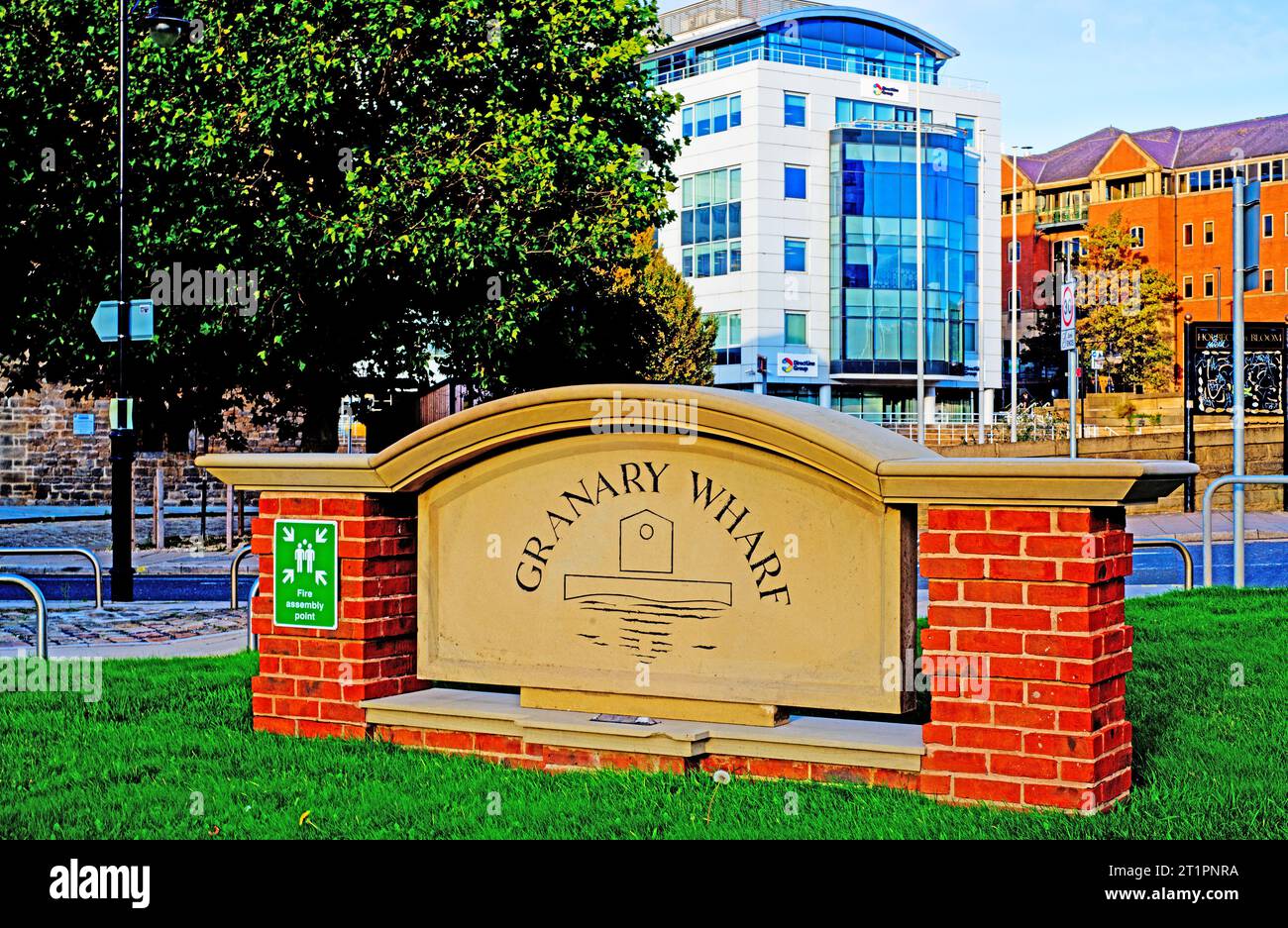 Granary Wharf und Direct Line Group Building, Leeds, England Stockfoto