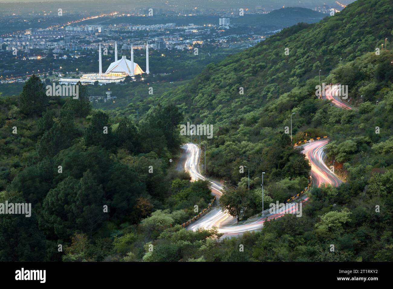 Islamabad, Hauptstadt Pakistans. Shah Faisal Moschee, entworfen vom Architekten Vedat Dalokay Stockfoto